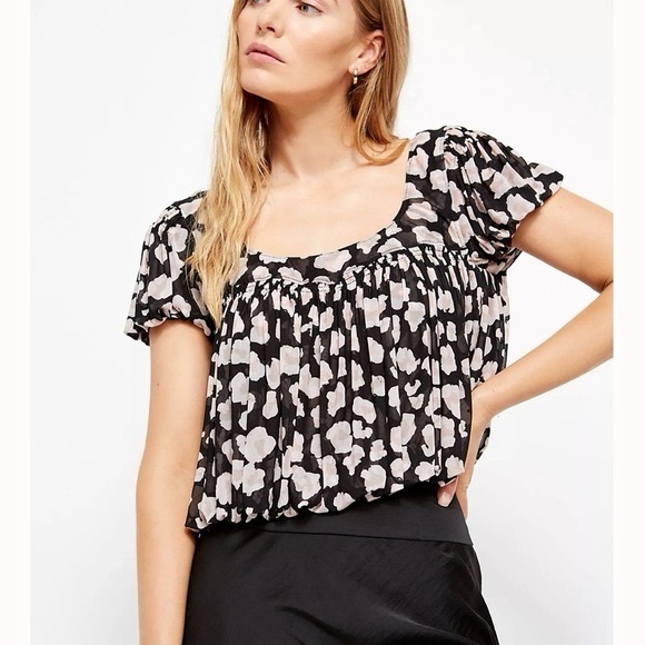 Free People Tops - Free People Meg's Leopard Print Mesh Cropped Bubble Hem Blouse size Medium